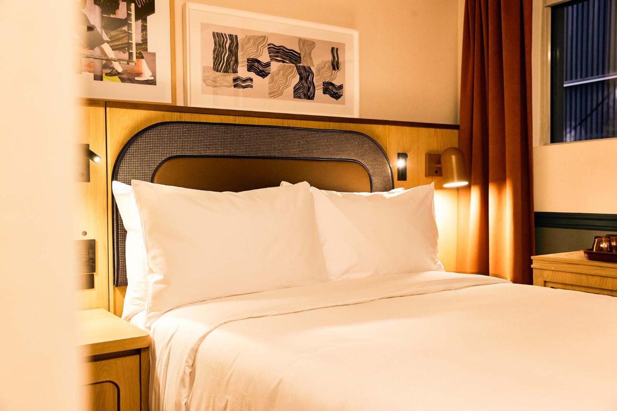 Union Hotel Toronto Room photo